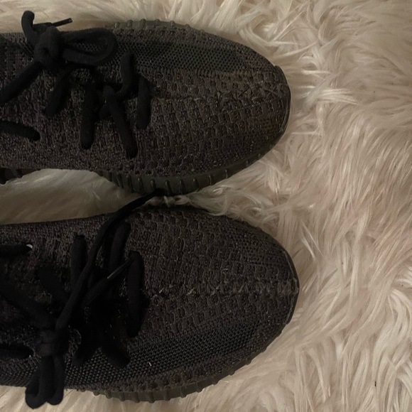 adidas Yeezy Boost 350 V2 - Picture 8 of 9